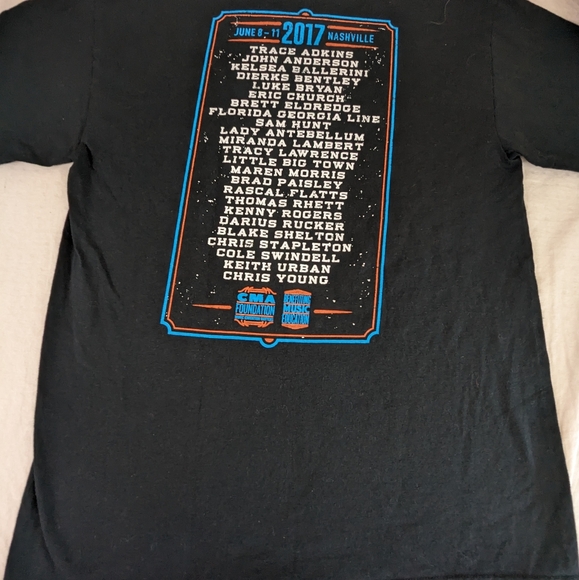 CMA Music Festival 2017 Featuring Lineup on back Medium Unisex - Picture 6 of 6